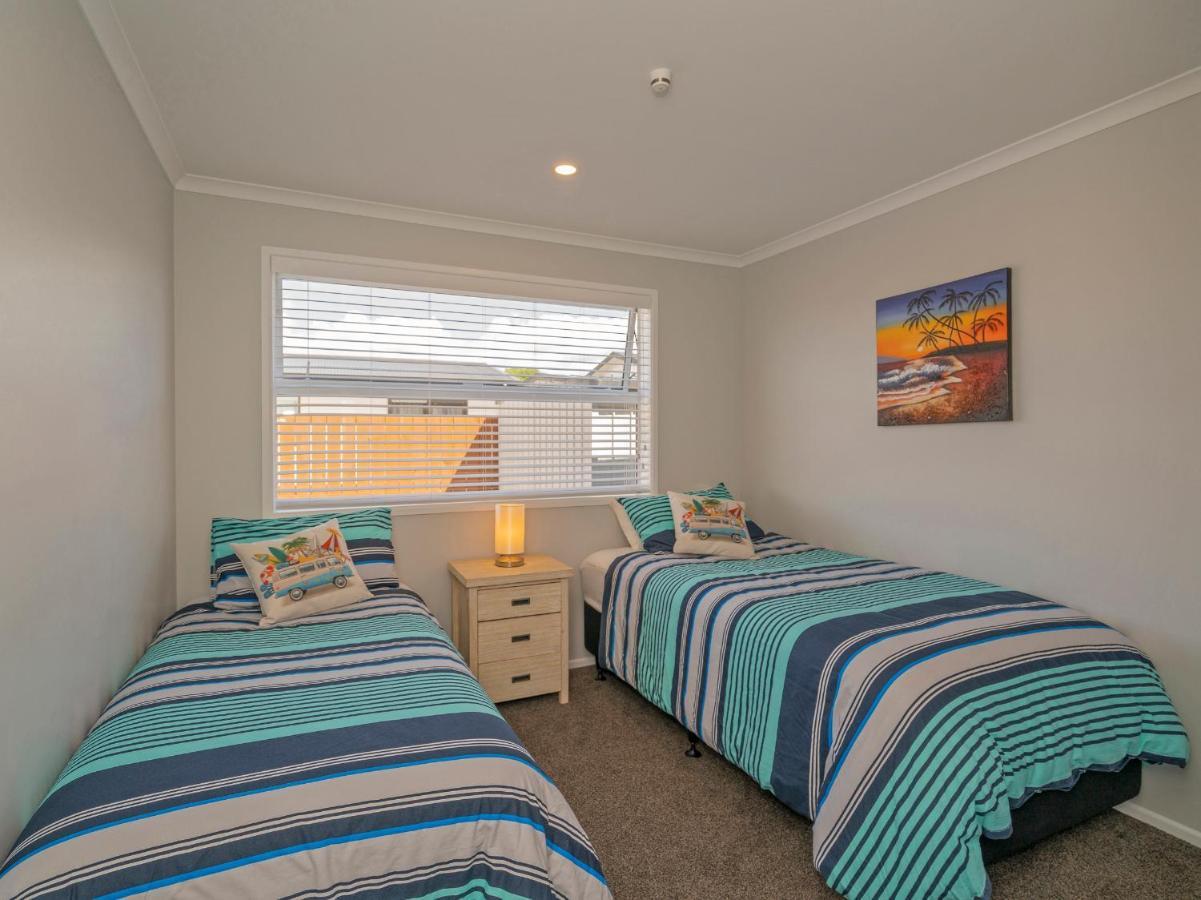 Modern Beach Pad - Whitianga Holiday Home 외부 사진