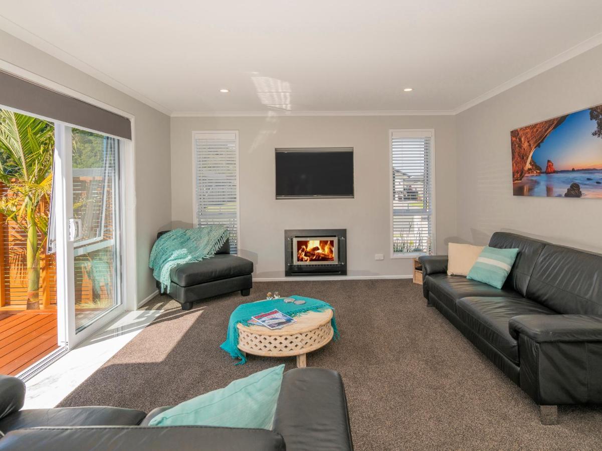 Modern Beach Pad - Whitianga Holiday Home 외부 사진