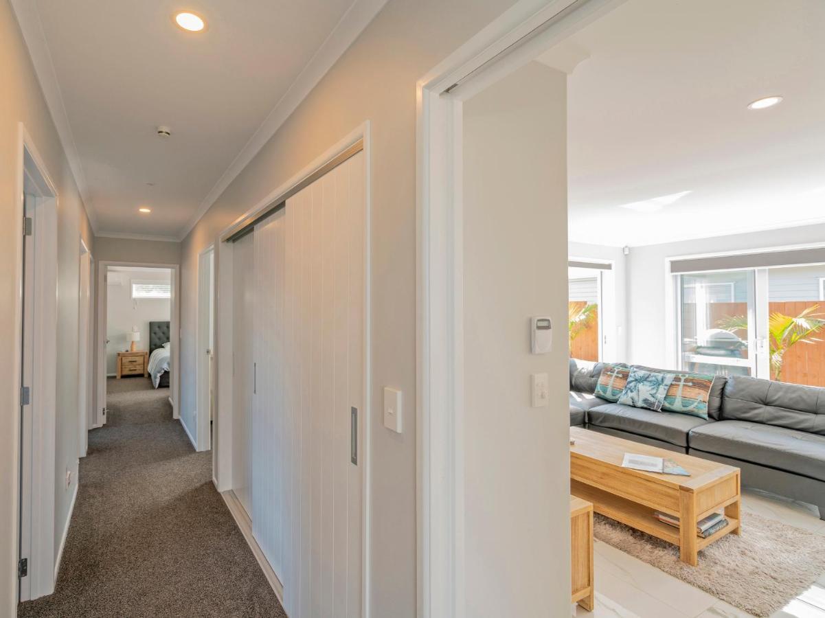 Modern Beach Pad - Whitianga Holiday Home 외부 사진