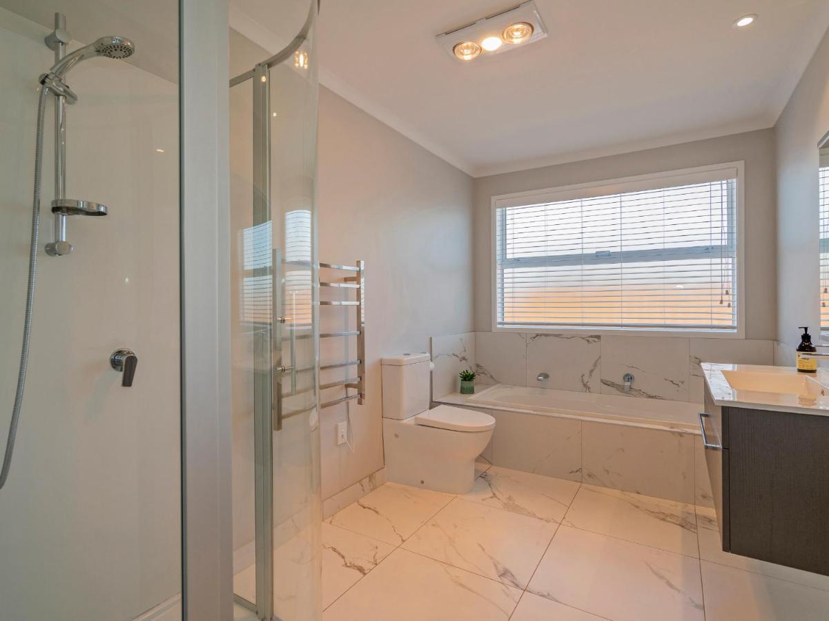 Modern Beach Pad - Whitianga Holiday Home 외부 사진